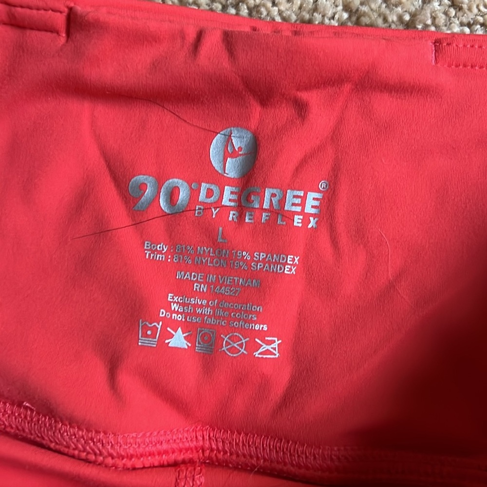 90 Degrees - Picture 8 of 9
